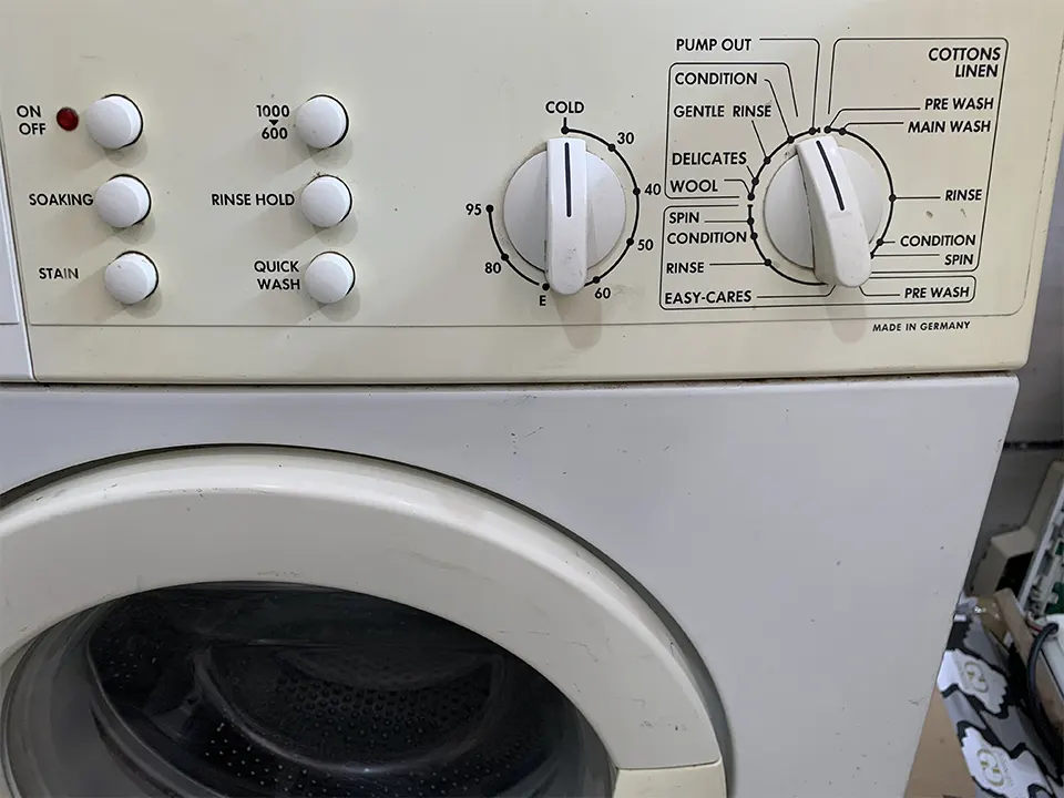 لباسشویی AEG Lavamat W1030